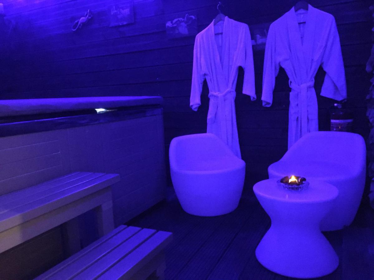 Jacuzzi Prive Chambre Et Table D Hotes Vauvert Zewnętrze zdjęcie